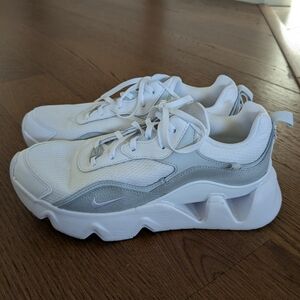 Nike RYZ 365 2 women's 9.5